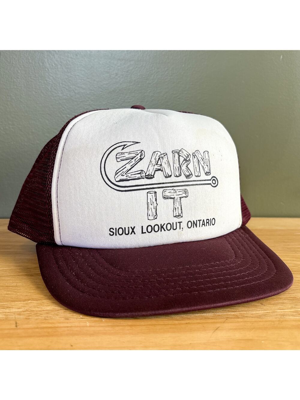 Vintage Zarn It Sioux Lookout Ontario Fishing Maroon White Trucker Snapback Hat